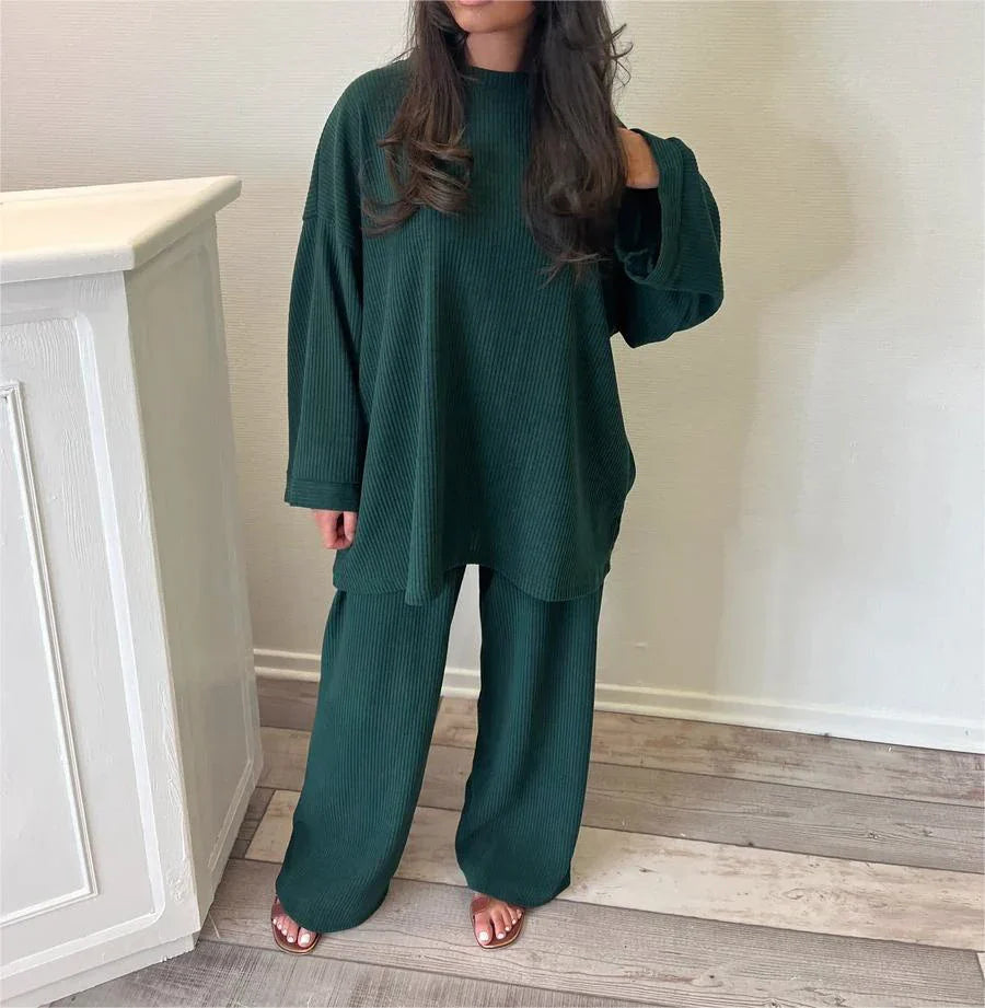 Ingrid - Set aus Pullover und Hose in Übergröße - Gerippter Stil